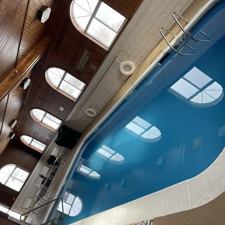 Baymont By Wyndham Galesburg Hotel Bagian luar foto