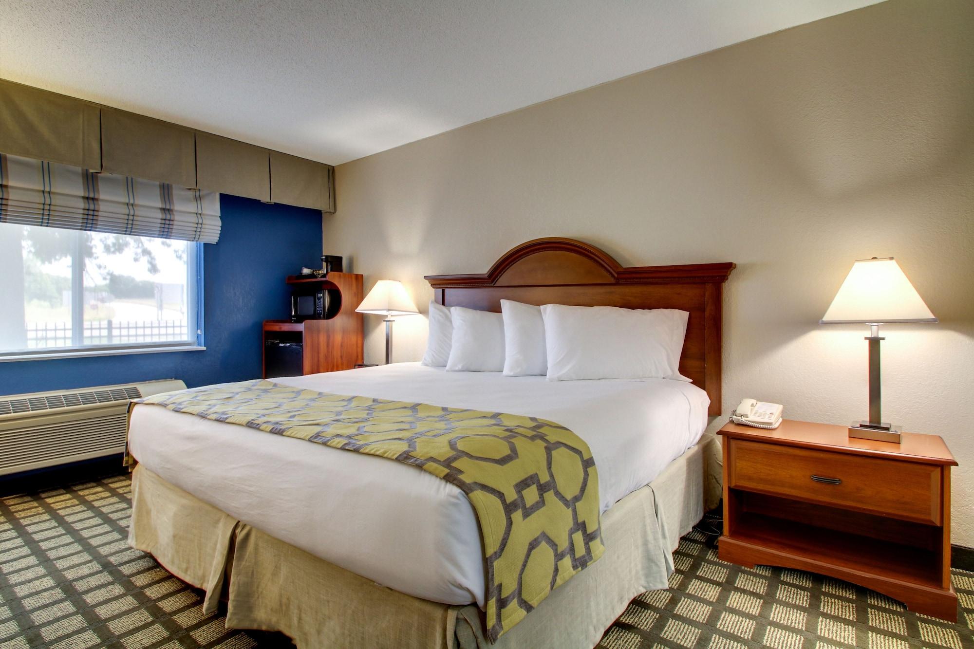 Baymont By Wyndham Galesburg Hotel Bagian luar foto