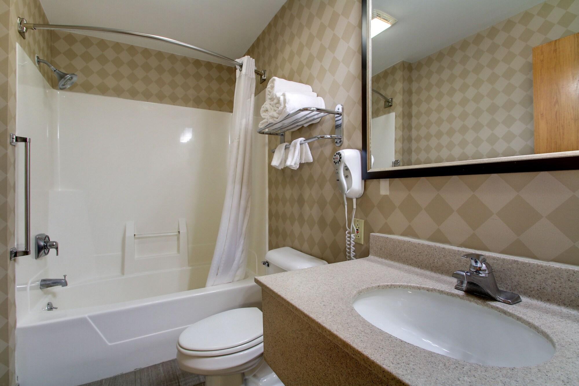 Baymont By Wyndham Galesburg Hotel Bagian luar foto