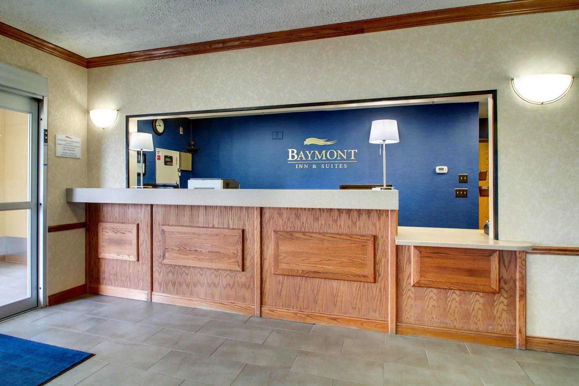 Baymont By Wyndham Galesburg Hotel Bagian luar foto